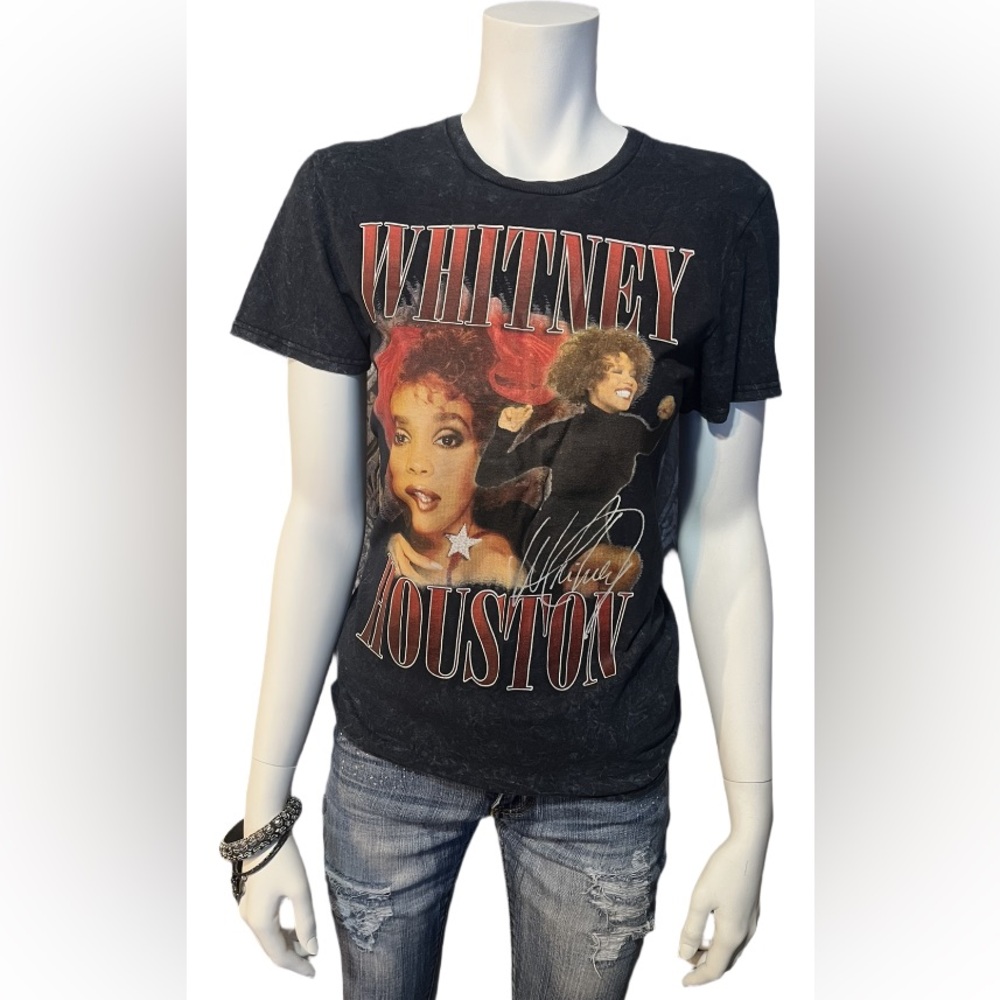 Vintage Whitney Houston Graphic T-Shirt 🎶